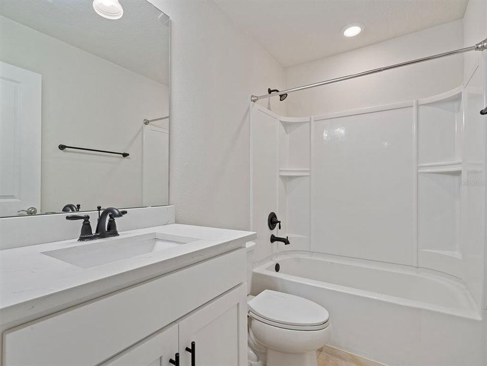 合同活跃: $485,000 (3 贝兹, 2 浴室, 1712 平方英尺)