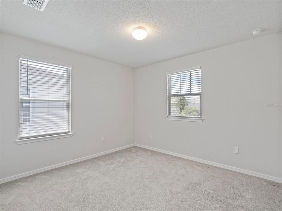 合同活跃: $485,000 (3 贝兹, 2 浴室, 1712 平方英尺)