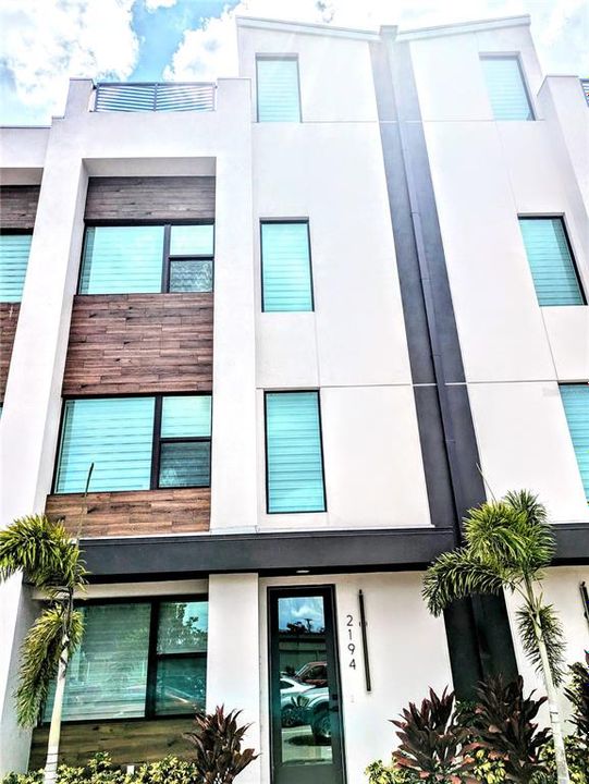 В аренду: $4,900 (2 спален, 2 ванн, 1850 Квадратных фут)