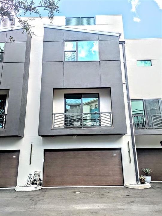 В аренду: $4,900 (2 спален, 2 ванн, 1850 Квадратных фут)