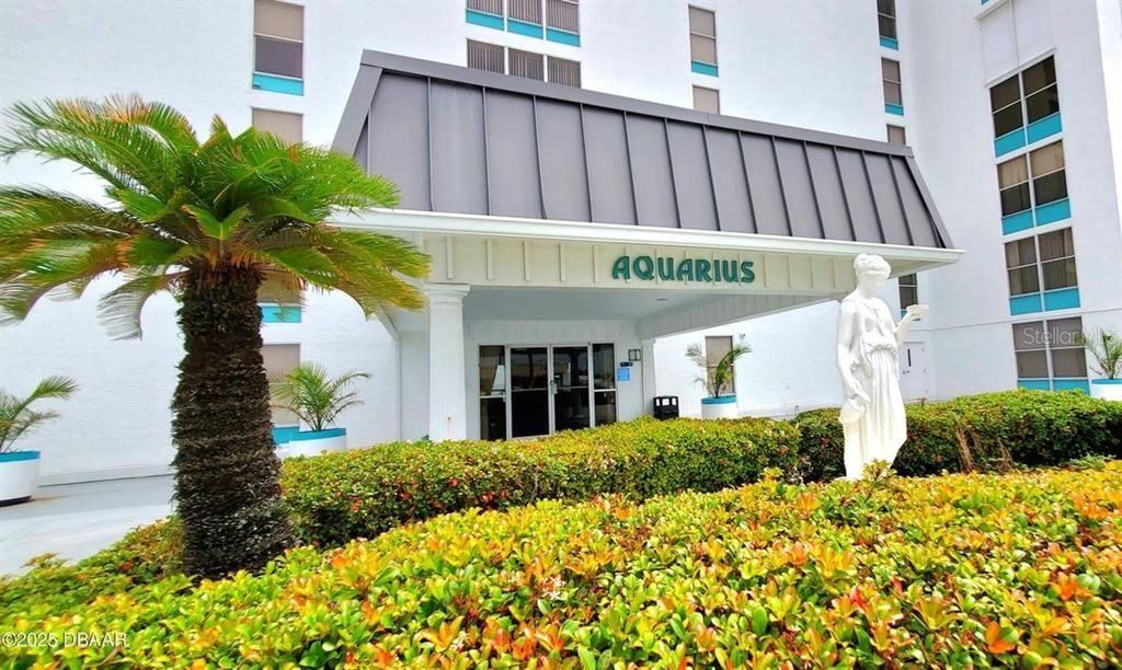 Active With Contract: $434,000 (2 beds, 2 baths, 1227 Square Feet)