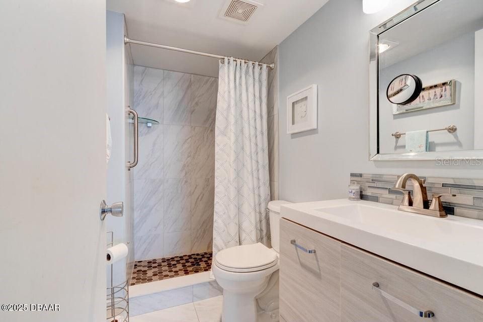 Active With Contract: $434,000 (2 beds, 2 baths, 1227 Square Feet)