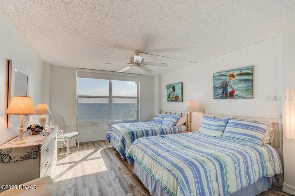 Active With Contract: $434,000 (2 beds, 2 baths, 1227 Square Feet)