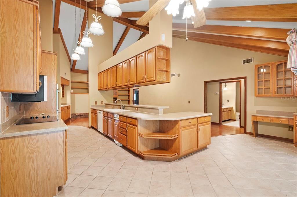 Active With Contract: $829,750 (4 beds, 3 baths, 2936 Square Feet)