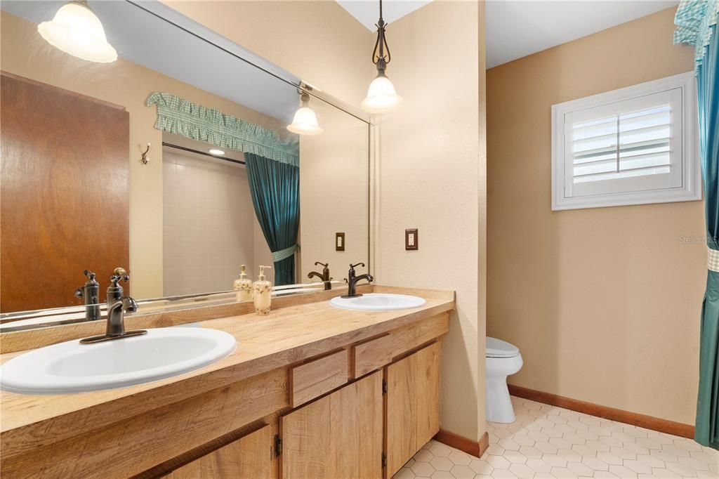 Active With Contract: $829,750 (4 beds, 3 baths, 2936 Square Feet)