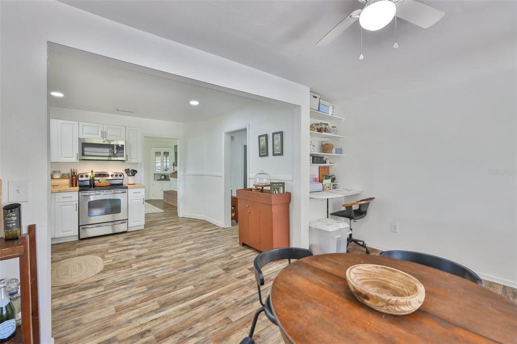 For Sale: $324,999 (3 beds, 2 baths, 1668 Square Feet)