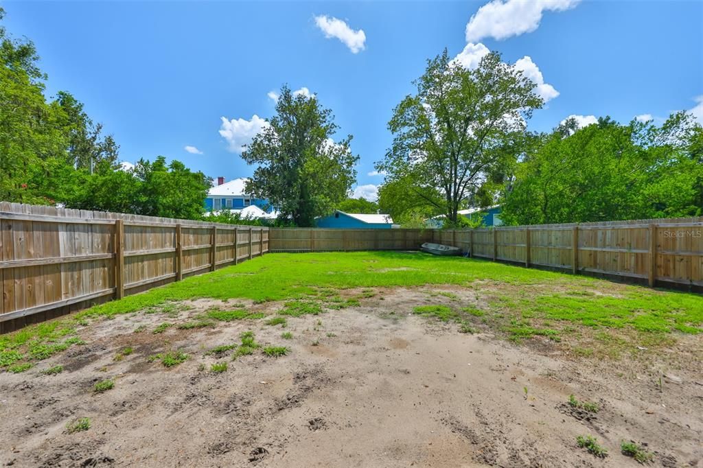 For Sale: $324,999 (3 beds, 2 baths, 1668 Square Feet)