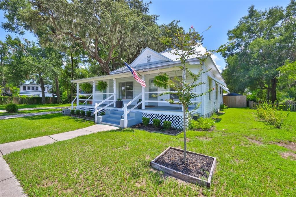 For Sale: $324,999 (3 beds, 2 baths, 1668 Square Feet)