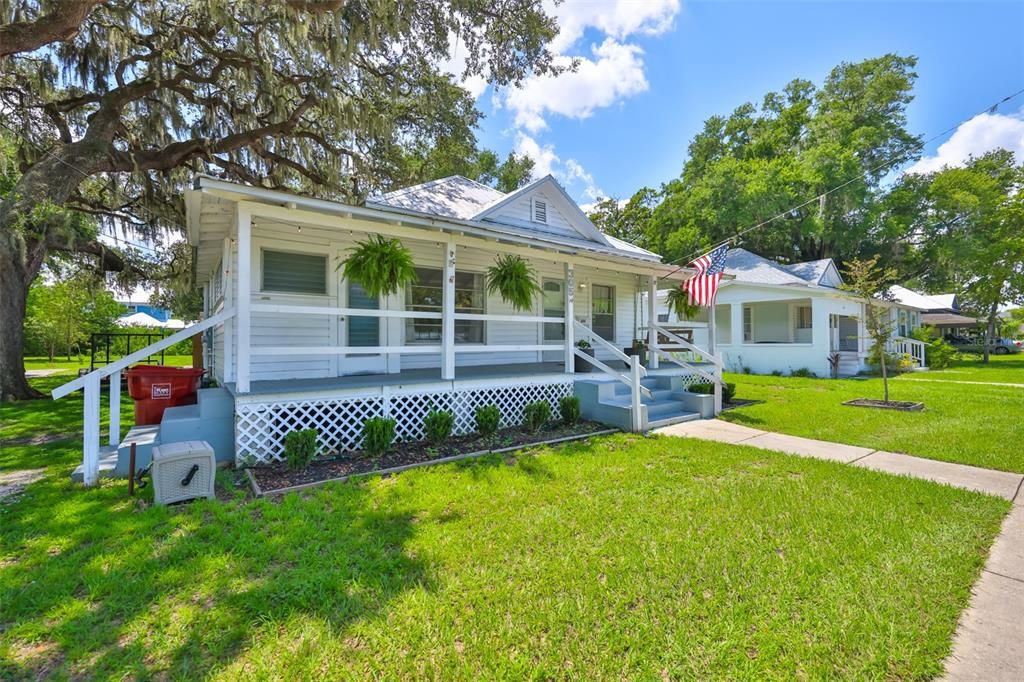 For Sale: $324,999 (3 beds, 2 baths, 1668 Square Feet)