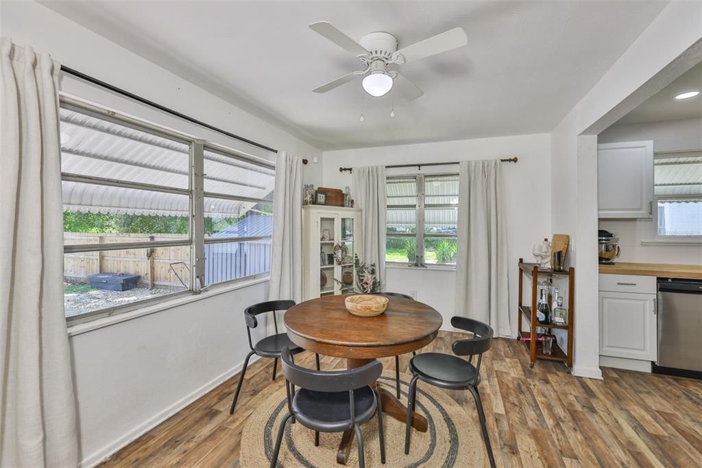 For Sale: $324,999 (3 beds, 2 baths, 1668 Square Feet)