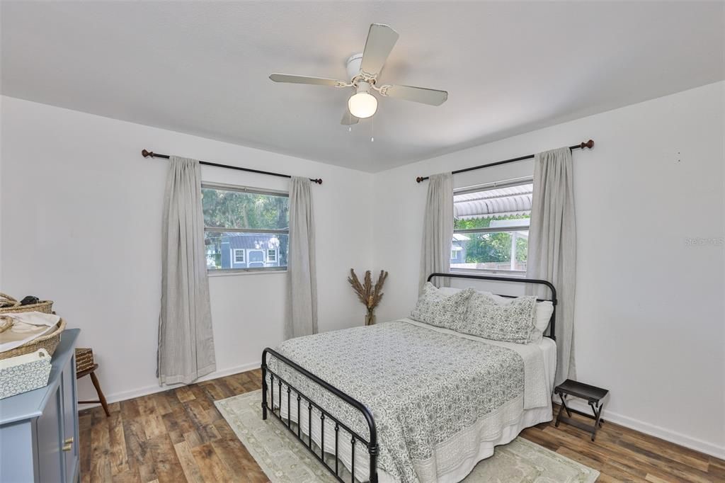 For Sale: $324,999 (3 beds, 2 baths, 1668 Square Feet)