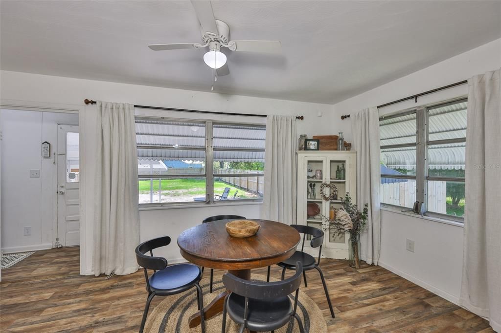 For Sale: $324,999 (3 beds, 2 baths, 1668 Square Feet)