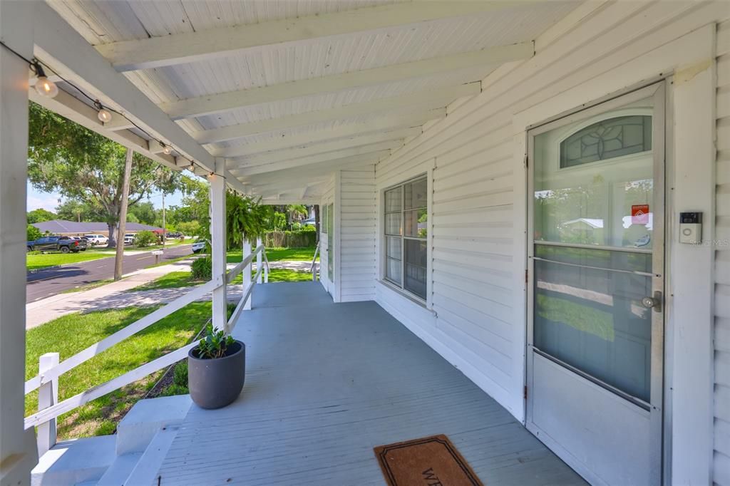 For Sale: $324,999 (3 beds, 2 baths, 1668 Square Feet)