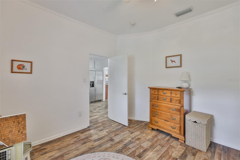 For Sale: $324,999 (3 beds, 2 baths, 1668 Square Feet)