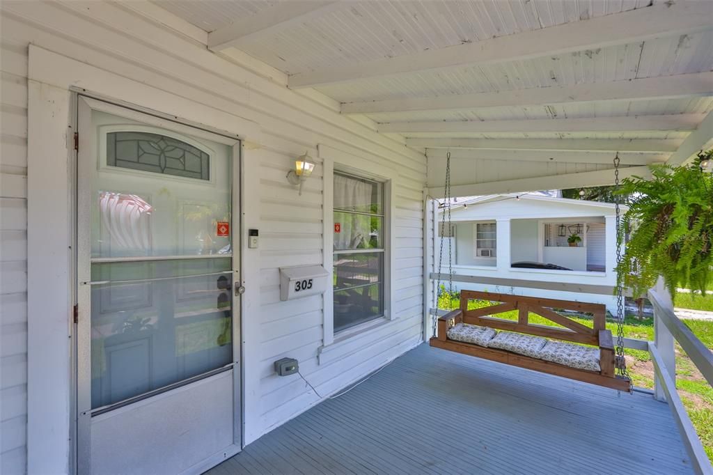 For Sale: $324,999 (3 beds, 2 baths, 1668 Square Feet)