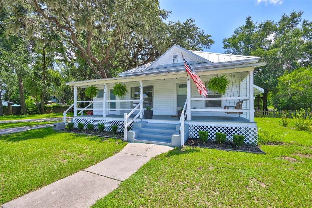 For Sale: $324,999 (3 beds, 2 baths, 1668 Square Feet)