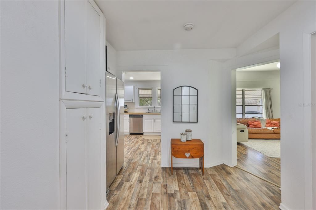 For Sale: $324,999 (3 beds, 2 baths, 1668 Square Feet)