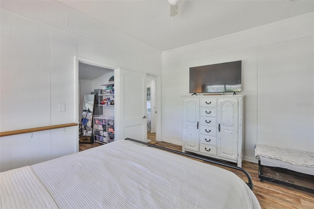 For Sale: $324,999 (3 beds, 2 baths, 1668 Square Feet)