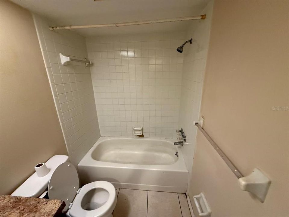 En Renta: $1,300 (2 camas, 2 baños, 965 Pies cuadrados)