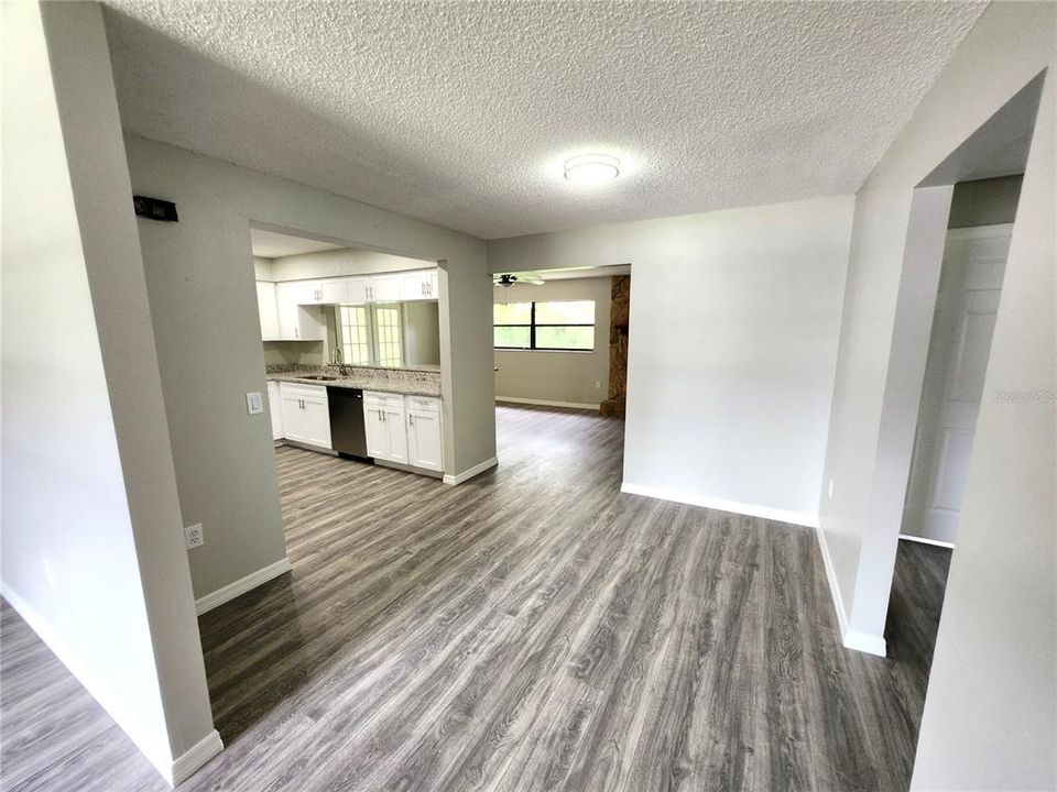 Activo con contrato: $314,900 (3 camas, 2 baños, 1584 Pies cuadrados)