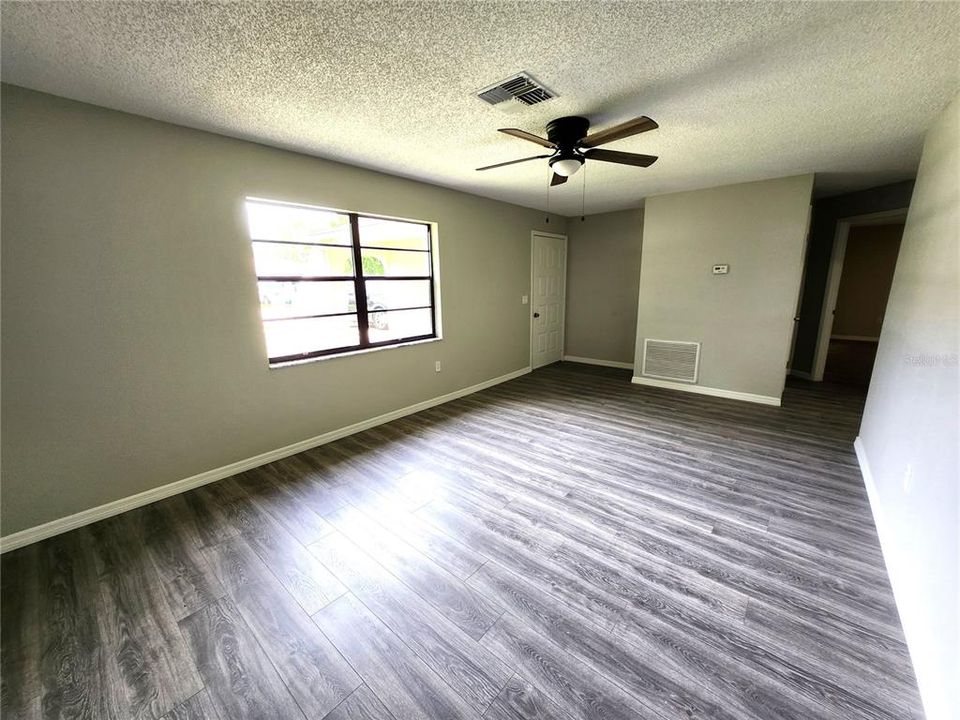 Activo con contrato: $314,900 (3 camas, 2 baños, 1584 Pies cuadrados)