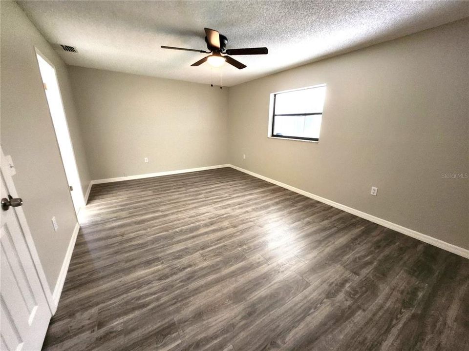 Activo con contrato: $314,900 (3 camas, 2 baños, 1584 Pies cuadrados)