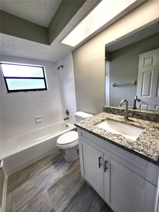 Activo con contrato: $314,900 (3 camas, 2 baños, 1584 Pies cuadrados)