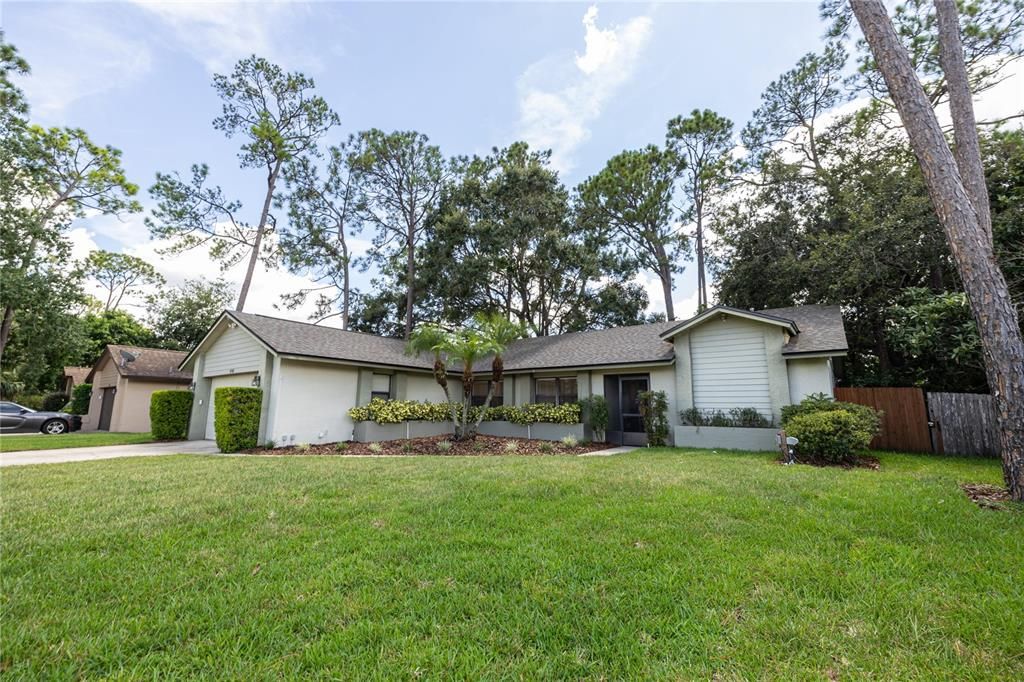 合同活跃: $549,000 (3 贝兹, 2 浴室, 1819 平方英尺)