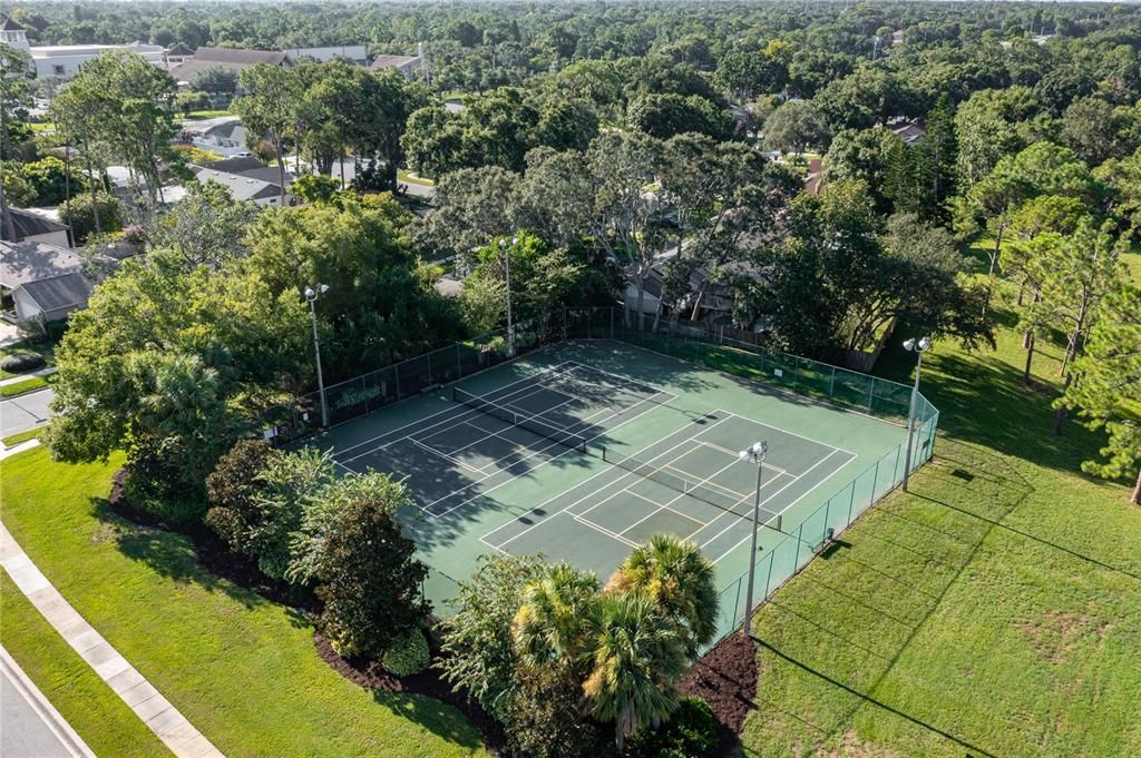 合同活跃: $549,000 (3 贝兹, 2 浴室, 1819 平方英尺)