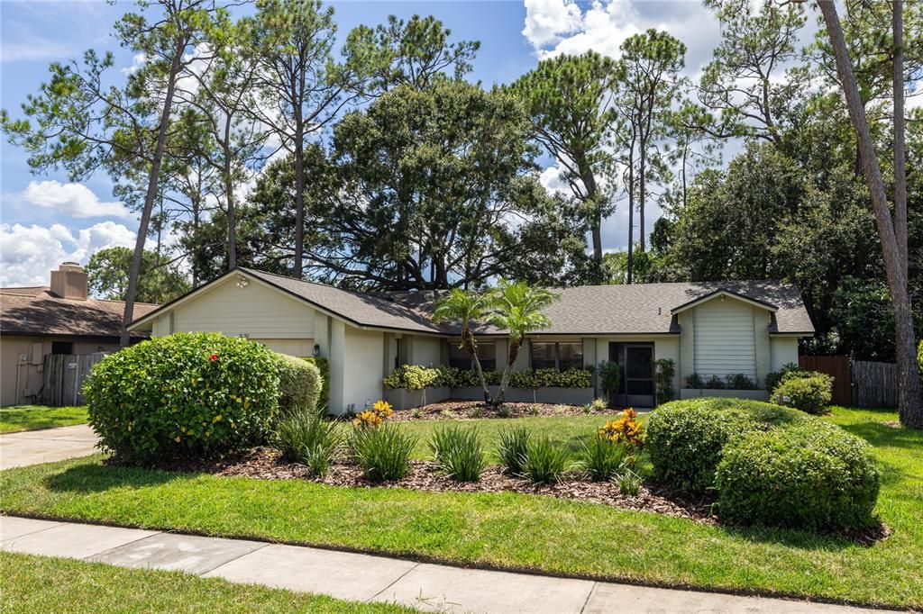 合同活跃: $549,000 (3 贝兹, 2 浴室, 1819 平方英尺)