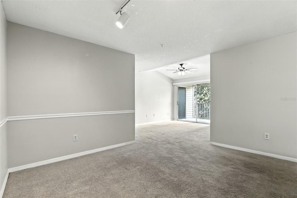 En Venta: $239,000 (2 camas, 2 baños, 975 Pies cuadrados)