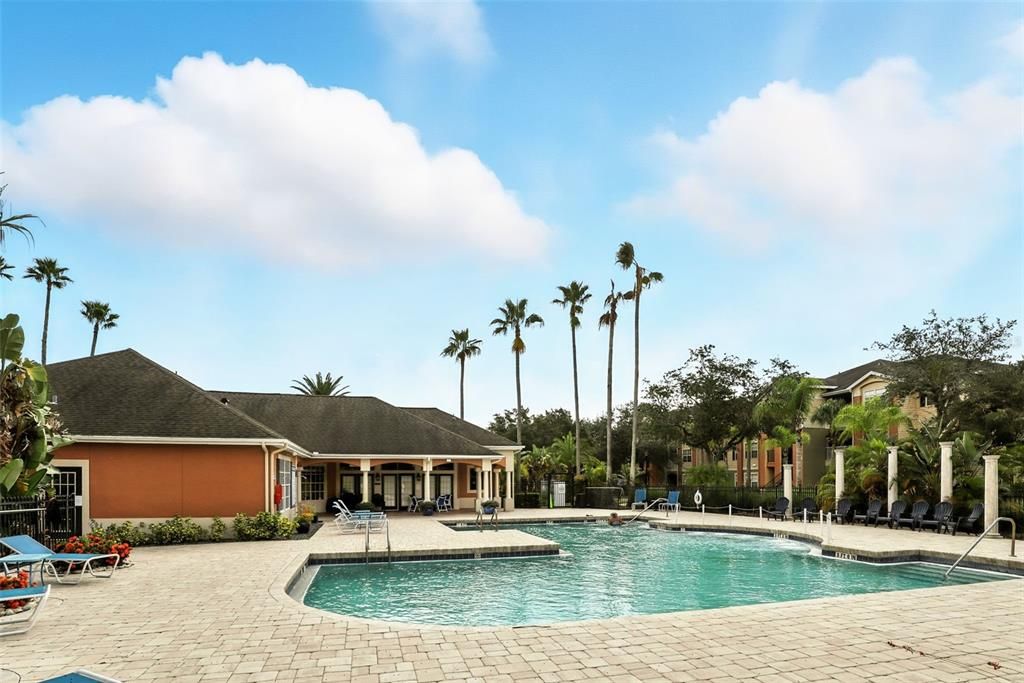 En Venta: $239,000 (2 camas, 2 baños, 975 Pies cuadrados)