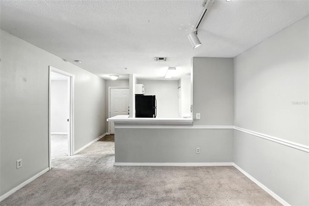 En Venta: $239,000 (2 camas, 2 baños, 975 Pies cuadrados)