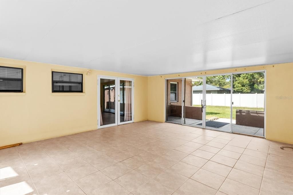 For Sale: $359,900 (3 beds, 2 baths, 2067 Square Feet)