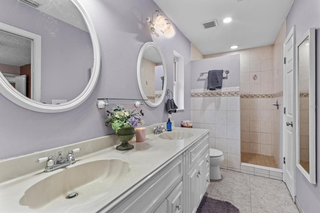 For Sale: $359,900 (3 beds, 2 baths, 2067 Square Feet)