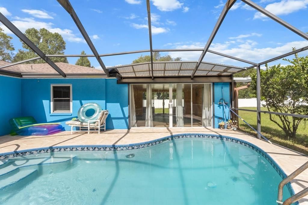 For Sale: $359,900 (3 beds, 2 baths, 2067 Square Feet)