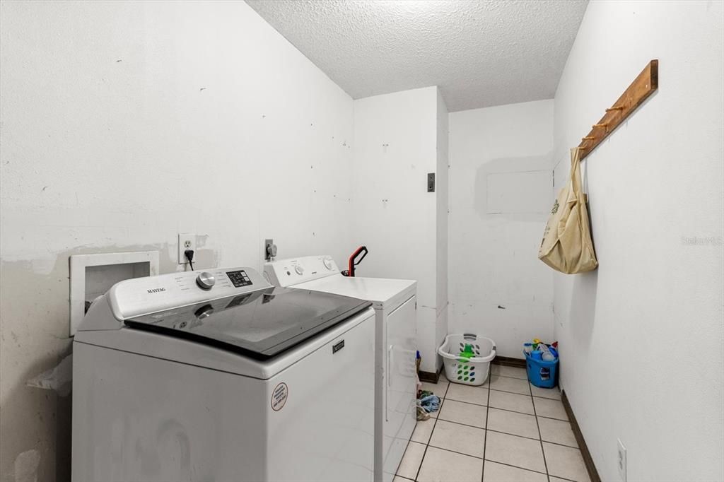 For Sale: $359,900 (3 beds, 2 baths, 2067 Square Feet)