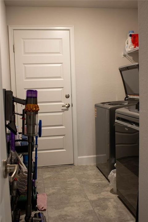 For Sale: $369,900 (4 beds, 3 baths, 2508 Square Feet)