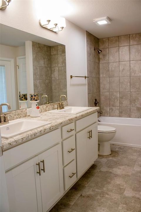 For Sale: $369,900 (4 beds, 3 baths, 2508 Square Feet)