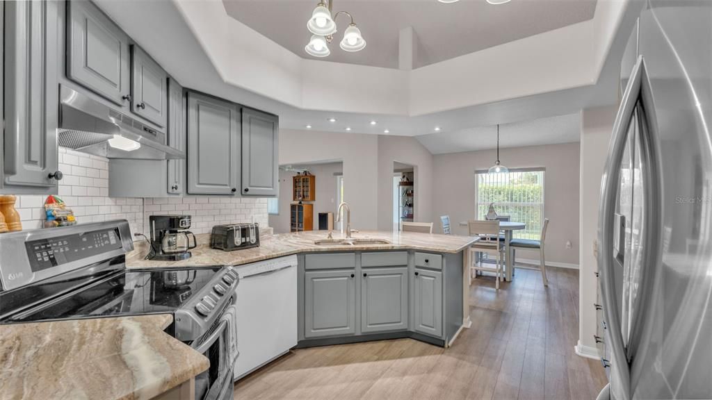 Active With Contract: $349,900 (3 beds, 2 baths, 2006 Square Feet)