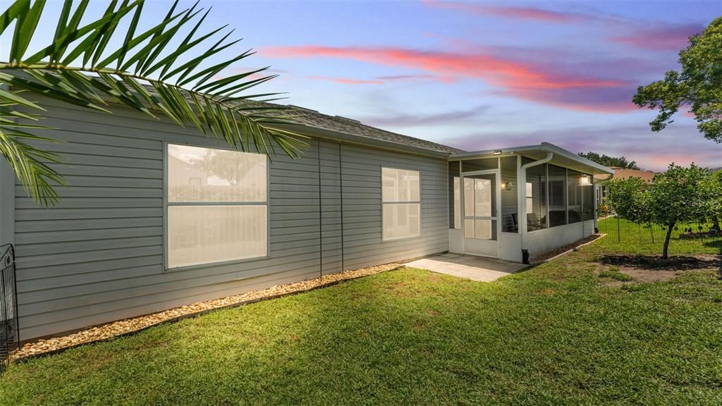 Active With Contract: $349,900 (3 beds, 2 baths, 2006 Square Feet)