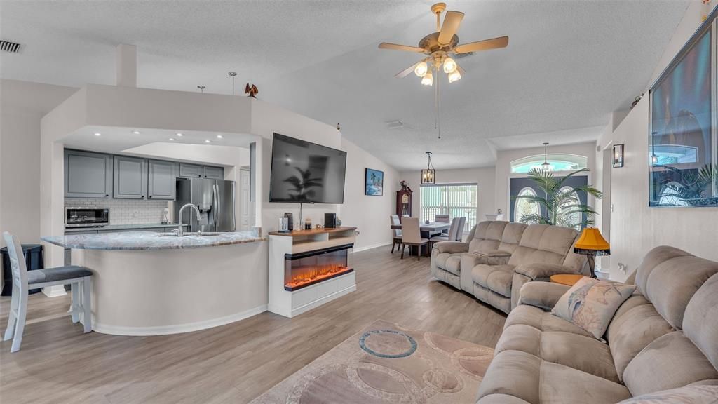 Active With Contract: $349,900 (3 beds, 2 baths, 2006 Square Feet)