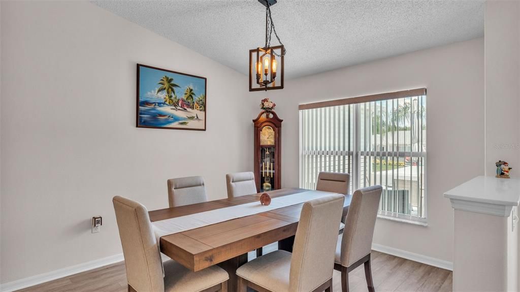 Active With Contract: $349,900 (3 beds, 2 baths, 2006 Square Feet)