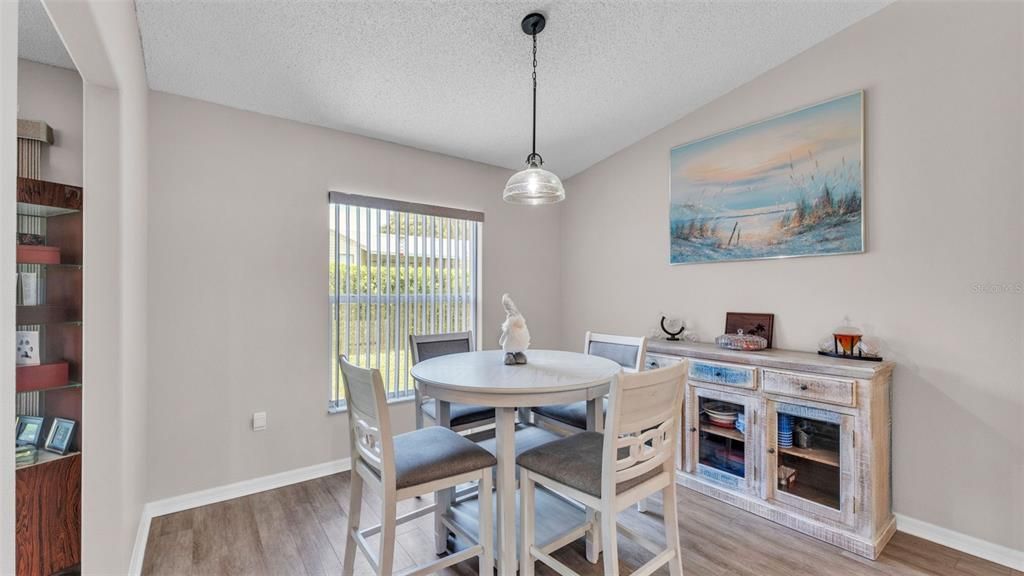 Active With Contract: $349,900 (3 beds, 2 baths, 2006 Square Feet)