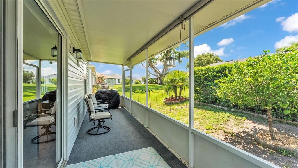 Active With Contract: $349,900 (3 beds, 2 baths, 2006 Square Feet)