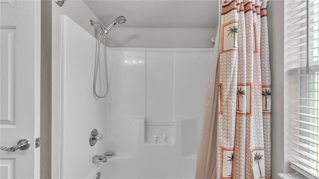 Active With Contract: $349,900 (3 beds, 2 baths, 2006 Square Feet)