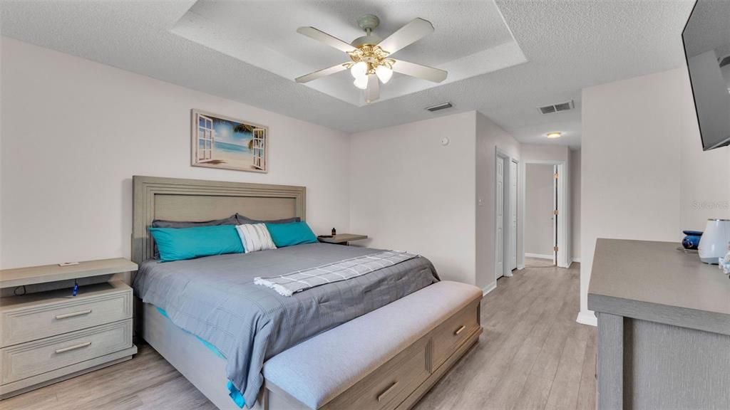 Active With Contract: $349,900 (3 beds, 2 baths, 2006 Square Feet)