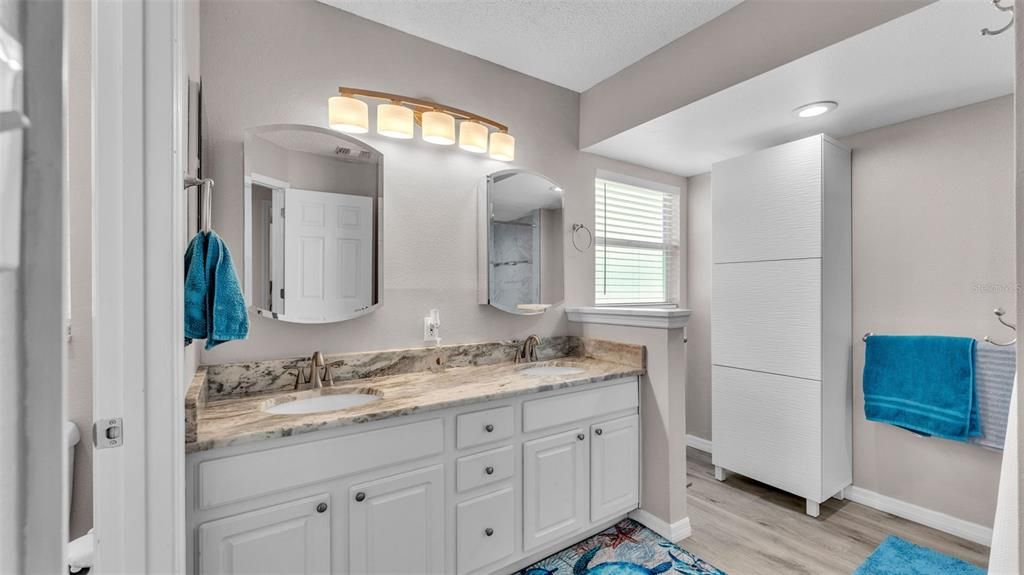 Active With Contract: $349,900 (3 beds, 2 baths, 2006 Square Feet)