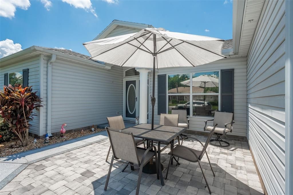 Active With Contract: $349,900 (3 beds, 2 baths, 2006 Square Feet)