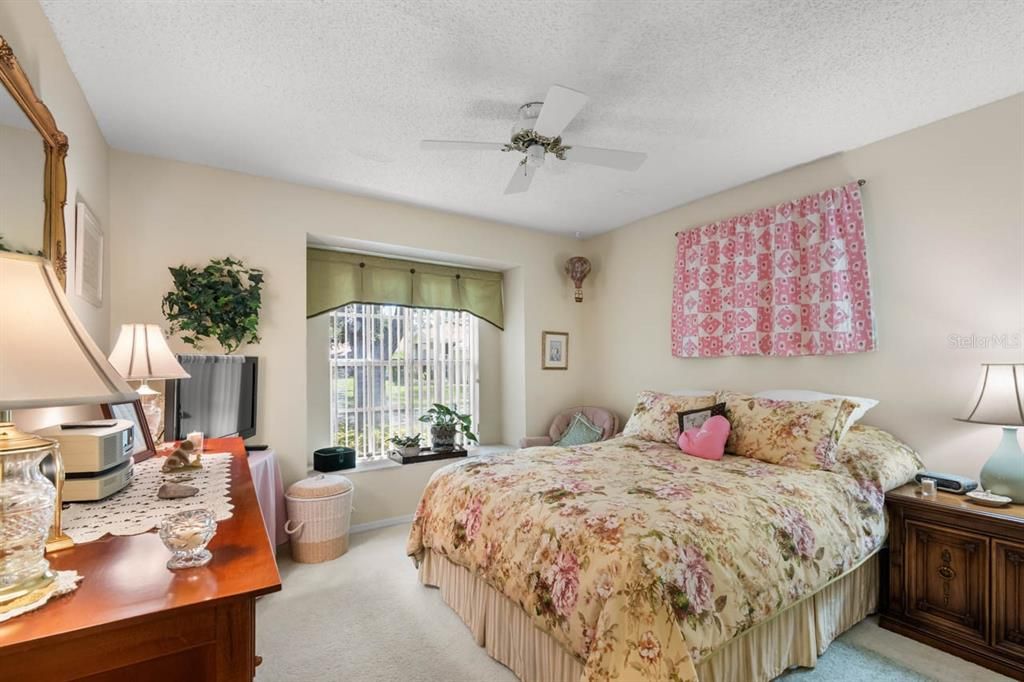 En Venta: $183,900 (2 camas, 2 baños, 1359 Pies cuadrados)